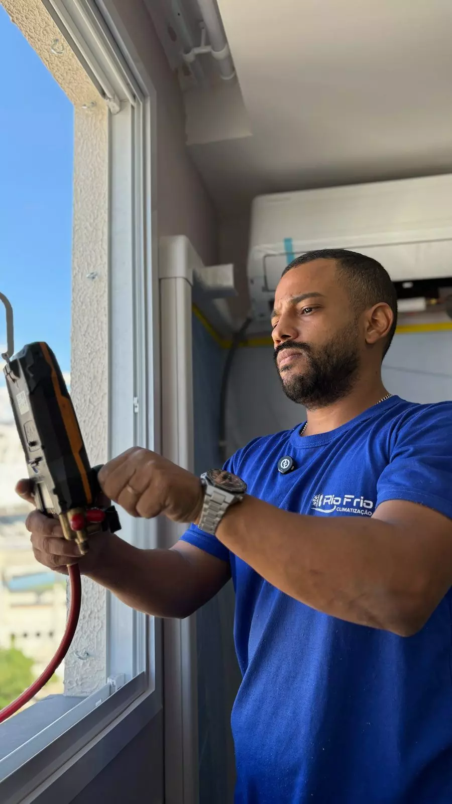 Equipe Rio Frio Climatização em atendimento
